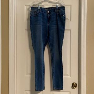 Old Navy jeans size 14 super skinny mid-rise